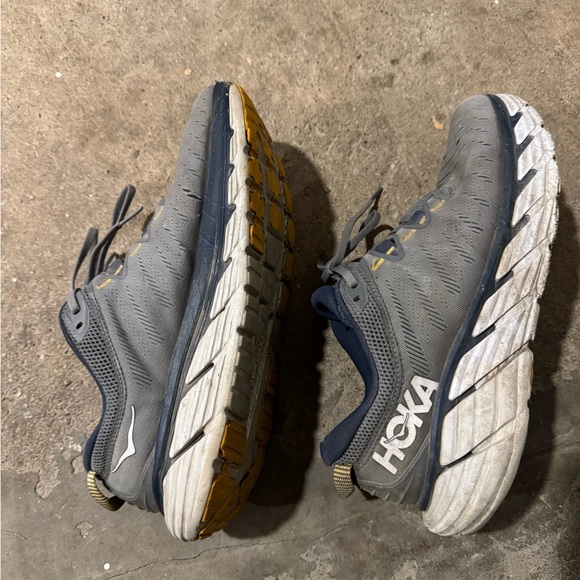 Hoka gaivota used 9,5 men’s - Picture 3 of 3